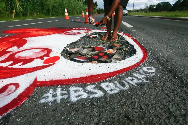 Buracos nas pistas do DF custaram R$ 800 milhões aos contribuintes brasilienses nos últimos cinco anos