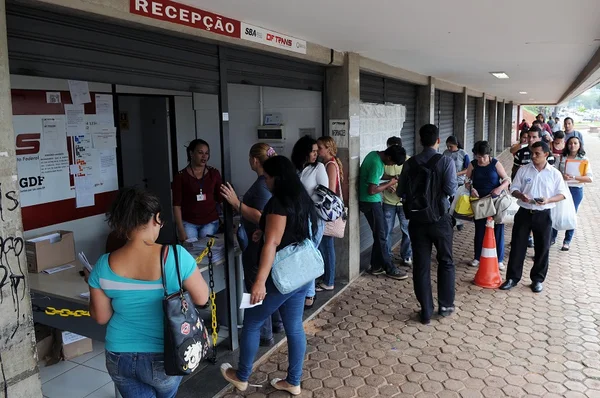 DFTrans ainda não começou a cadastrar estudantes para o passe livre neste ano