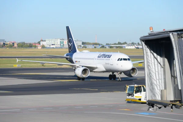 Imagem de Avião da companhia aérea alemã Lufthansa - Metrópoles