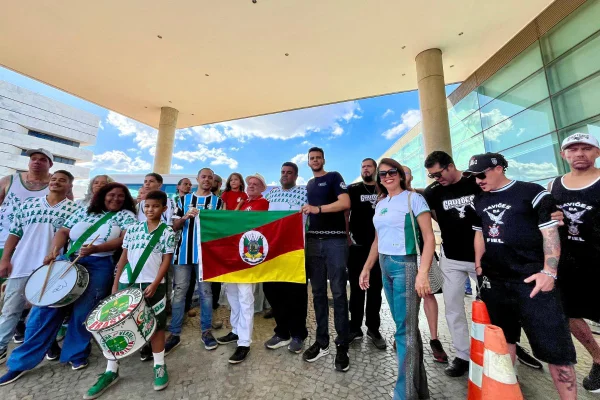 torcidas organizadas se unem entregando doações ao rio grande do sul na câmara legislativa cldf