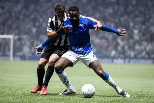 Imagem colorida do clássico entre Cruzeiro e Atlético-MG, pela 33ª rodada do Brasileirão- Metrópoles