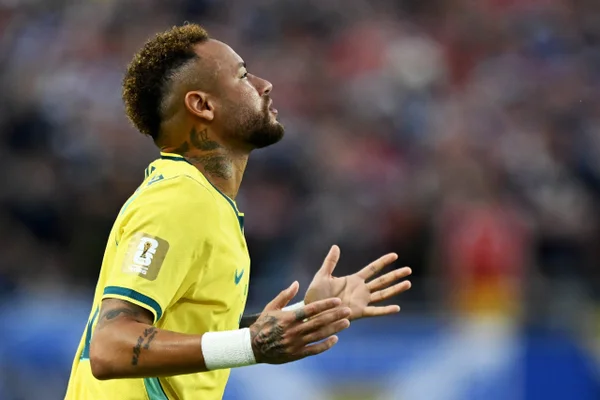 Neymar volta a entrar em campo pela Seleção em Brasil x Escócia