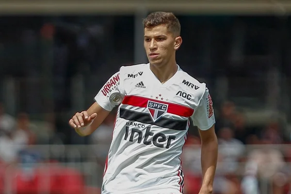 SP e Santos acertam troca de Vitor Bueno por Raniel em definitivo