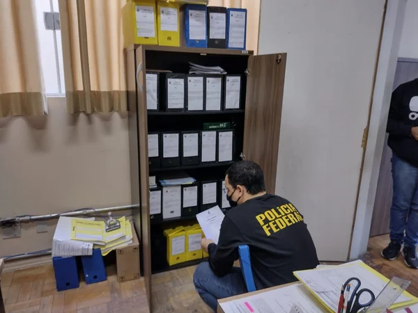 Político e servidor que desviaram dinheiro para combate à Covid são alvo da PF