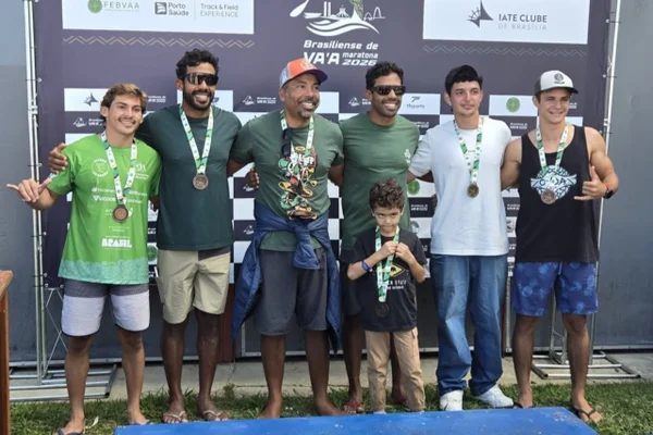 Projeto Filhos da Nação leva cinco pódios em torneio de Canoa Havaiana