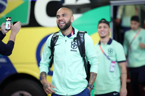 Por favor, não é hora de pânico. Daniel vai entrar e calar os críticos