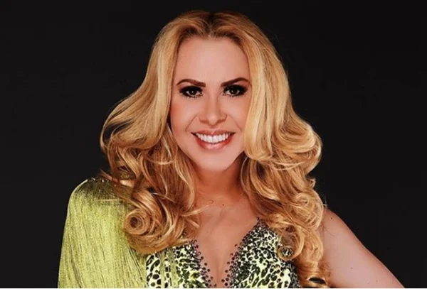 Joelma, cantora. Ela tem pele clara e longos cabelos loiros- Metrópoles