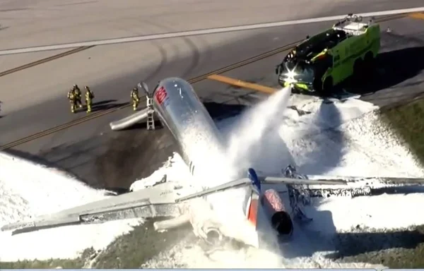 Vídeo: avião sai da pista ao pousar em aeroporto de Miami e pega fogo