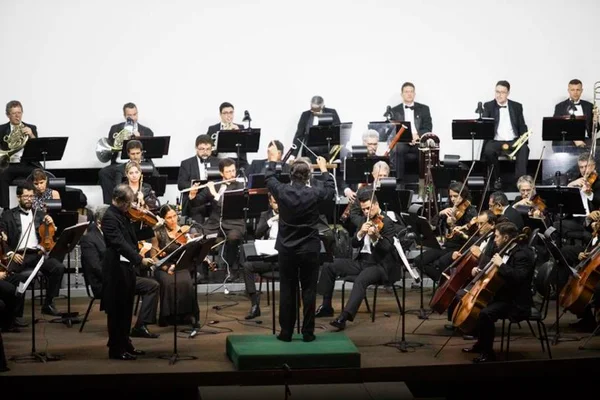 Orquestra Sinfônica homenageia Águas Claras em concerto para moradores
