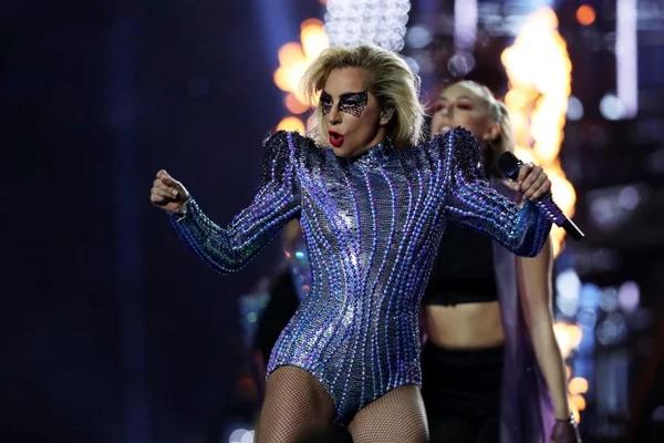 Lady Gaga substituirá Beyoncé no Coachella 2017