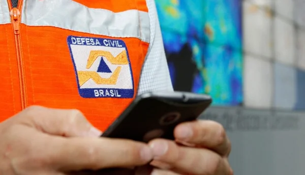 Chuva forte atinge BH no início da tarde de terça-feira (31/3)