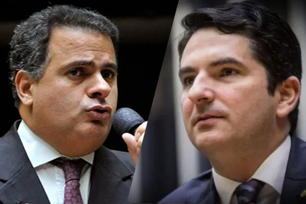 Em imagens coloridas, os deputados João Carlos Bacelar, do PL da Bahia, e Gustinho Ribeiro, do Republicanos de Sergipe