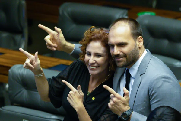 Após caso Zambelli, Câmara tem semana decisiva para Ramagem e Eduardo