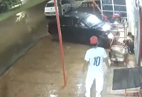 Imagem de câmera de vídeo que registrou atropelamento em Campo Grande
