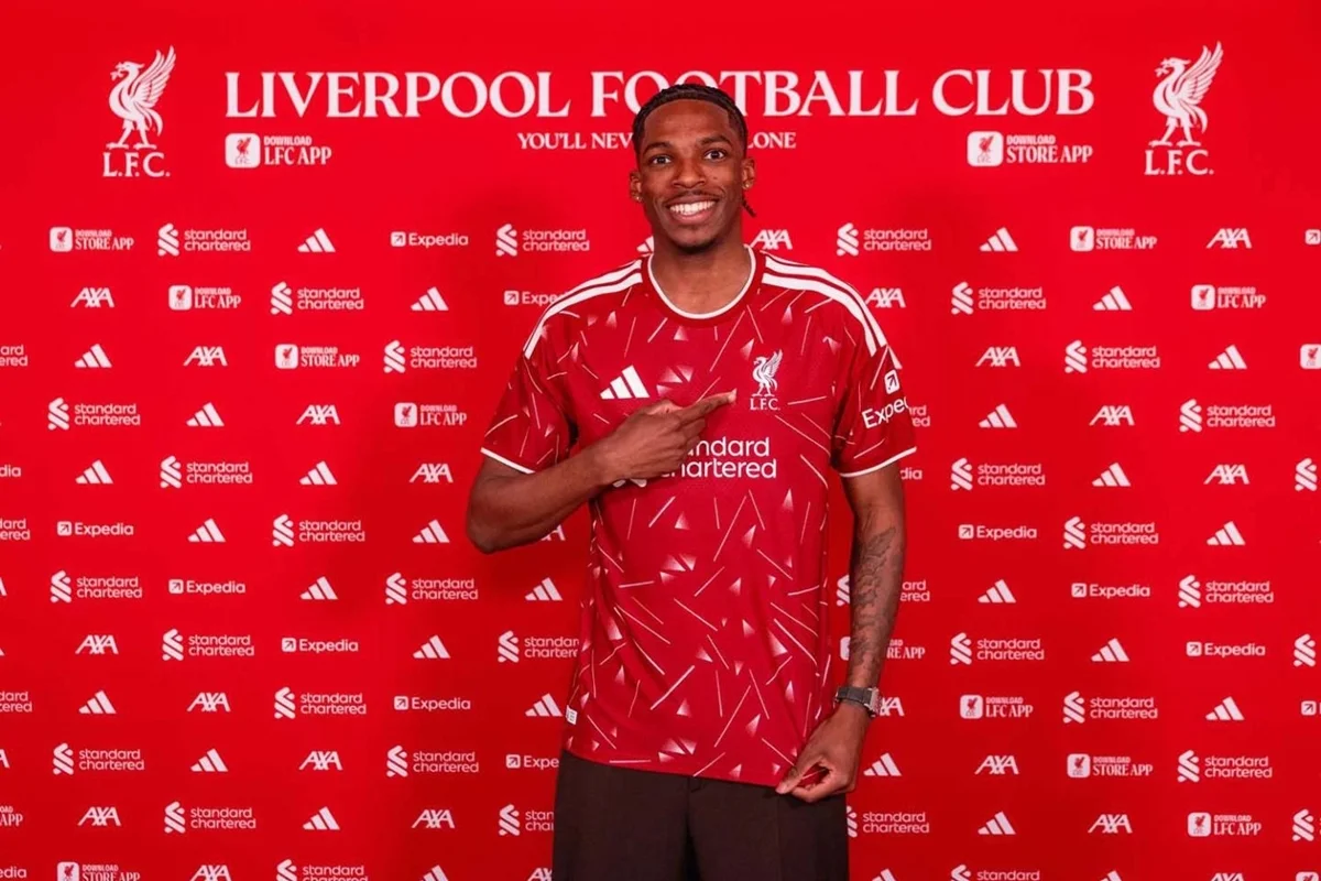 Liverpool anuncia contratação do zagueiro Jeremy Jacquet, do Rennes