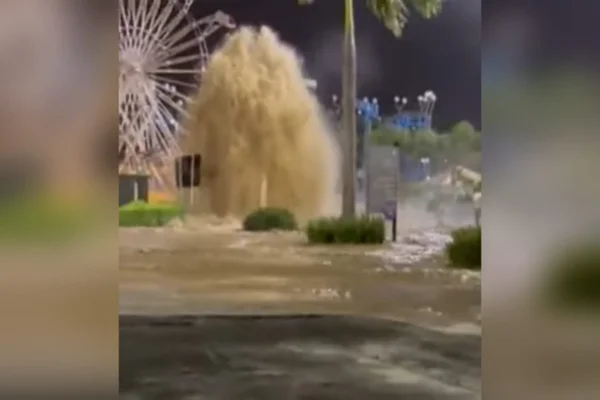 RJ: tubulação estoura e forma “chafariz” em estacionamento de shopping