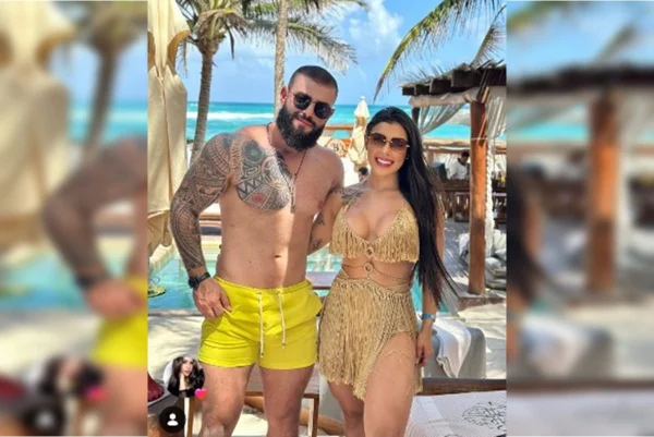 casal na praia