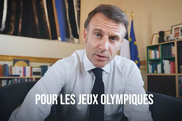 Imagem colorida de Emmanuel Macron -Metrópoles