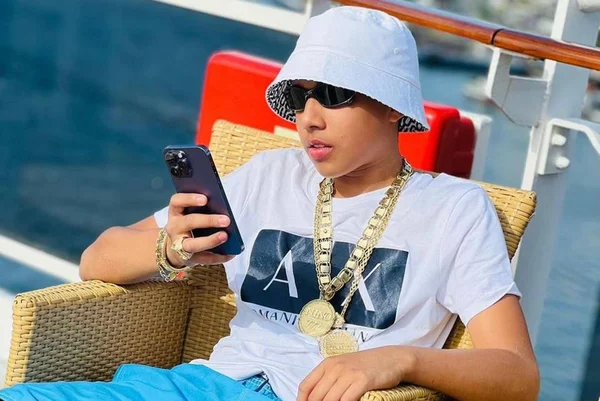 Nino Abravanel após sucesso na web: “Sou da periferia e brilhei”