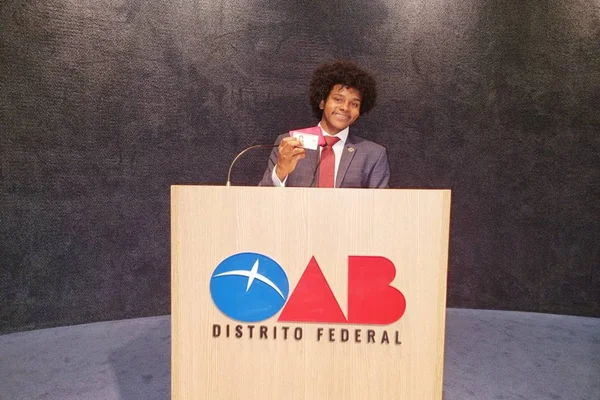 Ex-morador de rua do DF passa na OAB: “Realizei meu sonho”