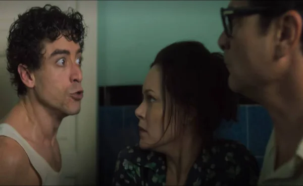 Jesuíta Barbosa como Ney Matogrosso e Rômulo Braga como pai de Ney - Metrópoles