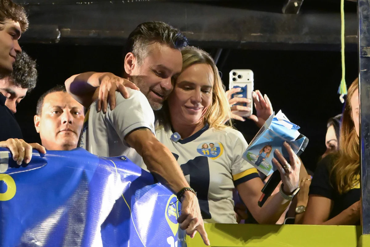 Após vitória, Celina ora e canta em comitê: “Governar como Deus espera” - imagem 4 Após vitória, Celina ora e canta em comitê: “Governar como Deus espera” - imagem 4