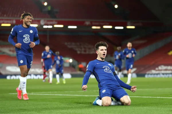 Chelsea vence no Anfield, amplia série invicta e afunda Liverpool