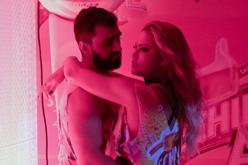 Mas o Dia dos Namorados parece ter inspirado o amor dos dois Mas o Dia dos Namorados parece ter inspirado o amor dos dois
