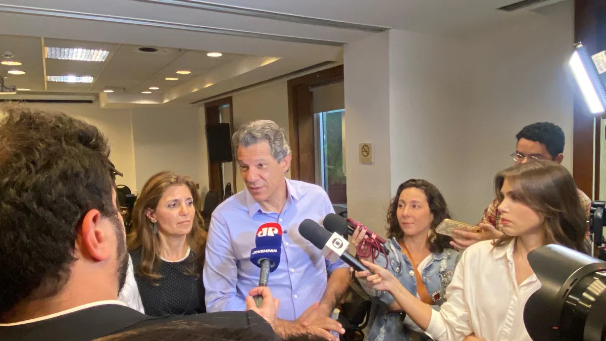 Haddad concede entrevista coletiva após reunião com evangélicos Haddad concede entrevista coletiva após reunião com evangélicos