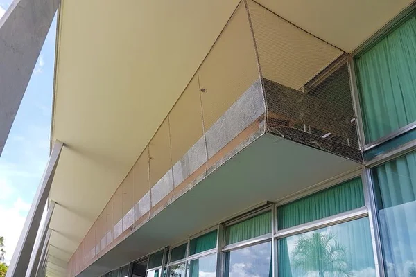 Vigilância Sanitária fecha, no DF, mercado que vendia comida podre