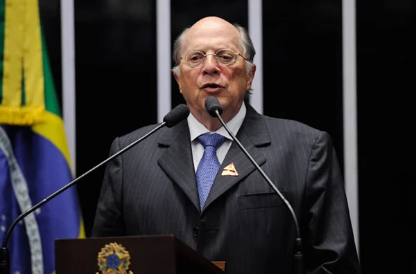 “Golpe em letras grandes”, diz Reale Júnior sobre destituição de Josué
