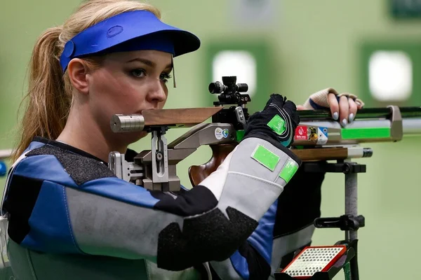 Americana do tiro esportivo leva o primeiro ouro das Olimpíadas