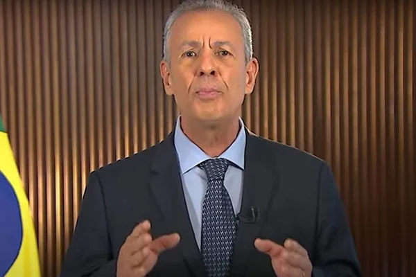 Ministro de Minas e Energia, Bento Albuquerque, durante pronunciamento em rede nacional de rede e televisão