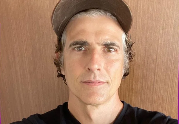 Reynaldo Giannecchine e visual grisalho no Instagram