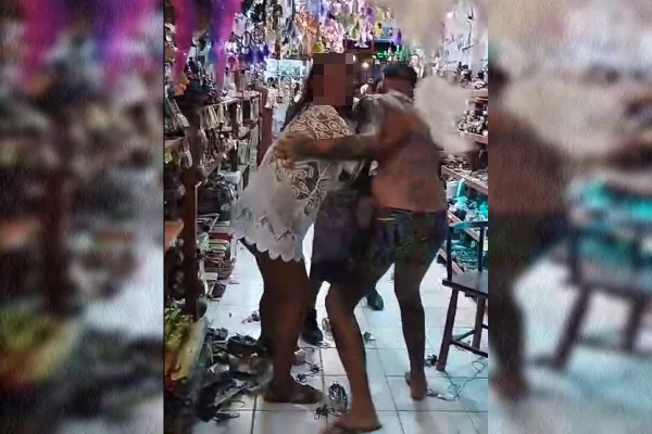 Mulher ataca comerciante judia na Bahia