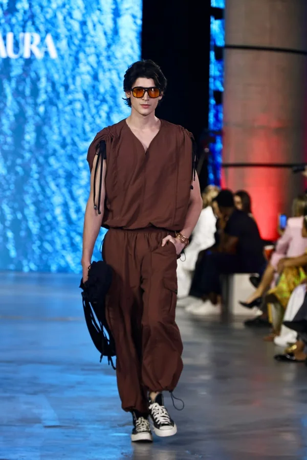 Emoção marca os desfiles de Pimear, D-AURA e Calado no Metrópoles Catwalk - destaque galeria