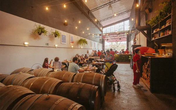 Salão do bar Fermentaria Trilha em SP