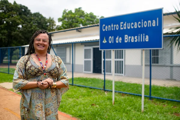 Conheça a Edu, única professora trans do Sistema Penitenciário do DF