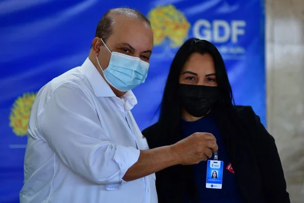 Ibaneis Rocha em Solenidade de apresentação de colaboradores para a Unidade de Pronto Atendimento (UPA II) de Ceilândia no Salão Branco do Palácio do Buriti