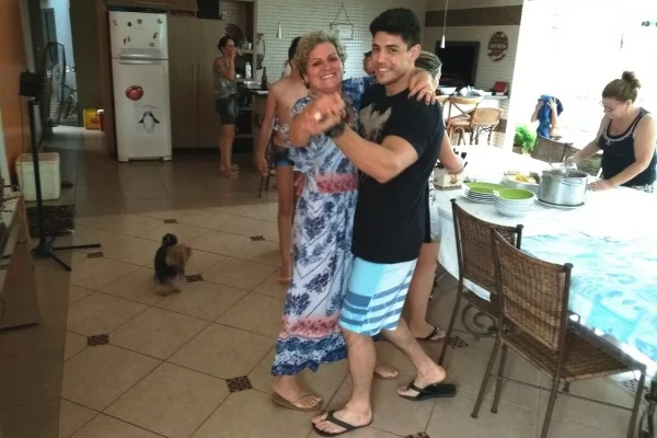 Filho corre 19 km, um para cada ano de batalha da mãe contra o câncer - destaque galeria Filho corre 19 km, um para cada ano de batalha da mãe contra o câncer - destaque galeria