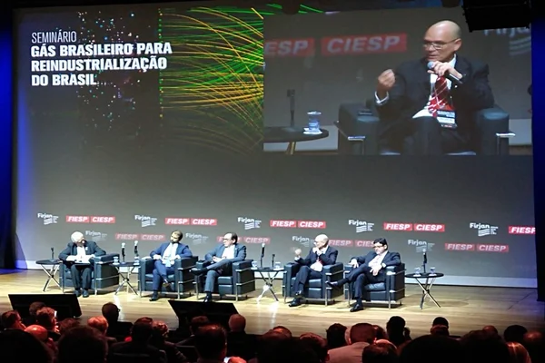 Industriais: falta de competitividade é obstáculo para produção de gás