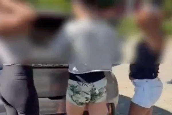 Transexual é presa no Rio após chantagear cliente com fotos íntimas