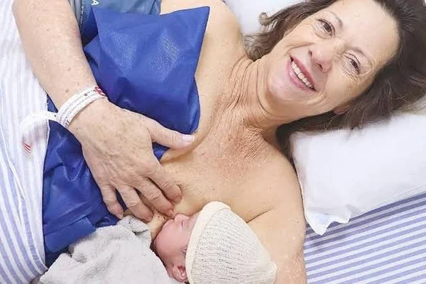 Aos 61 anos de idade, paranaense dá à luz primeiro filho