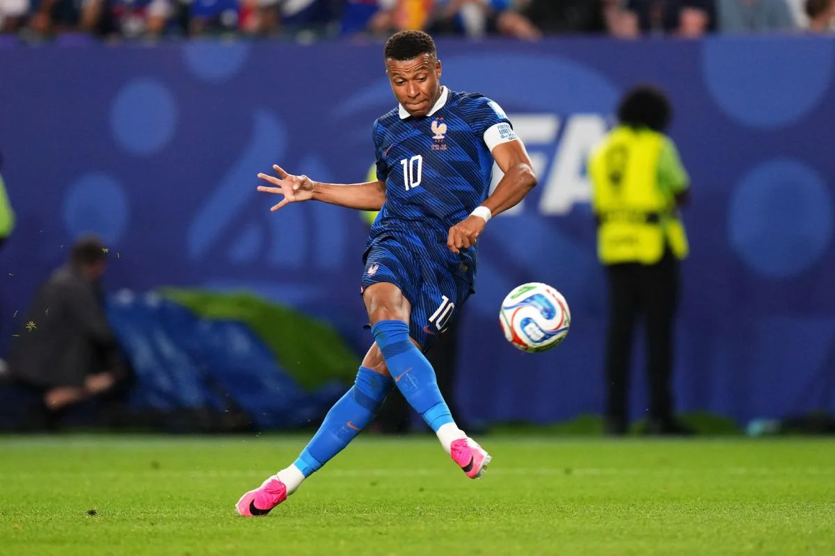 Mbappé lidera a França em confronto contra a Noruega pela primeira colocação do grupo Mbappé lidera a França em confronto contra a Noruega pela primeira colocação do grupo