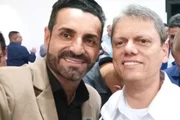 Careca foi eleito prefeito de Tuiuti, nas eleições suplementares com 1.393 votos, contra Milena do Amarildo, que teve 1.258 votos Careca foi eleito prefeito de Tuiuti, nas eleições suplementares com 1.393 votos, contra Milena do Amarildo, que teve 1.258 votos