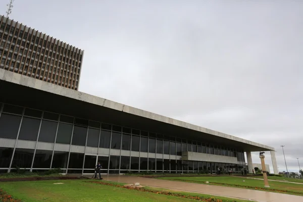 GDF quer liberar Habite-se sem o pagamento imediato de taxas obrigatórias
