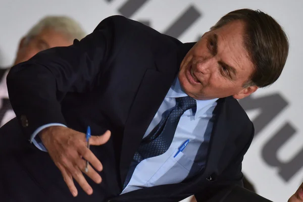 Bolsonaro vai a evento de igreja que deve R$ 144,3 mi à União