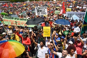 Manifestantes fazem ato contra PEC da Blindagem e PEC da Anistia em Brasília