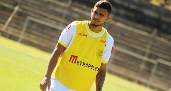 Brasiliense anuncia contratação do atacante Elcarlos