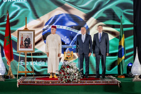 Embaixador do Marrocos, Nabil Adghoghi festeja Data Nacional